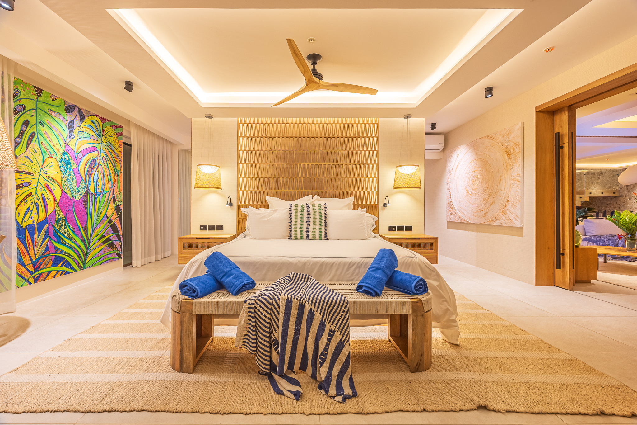 Presidential Suite — Main Room